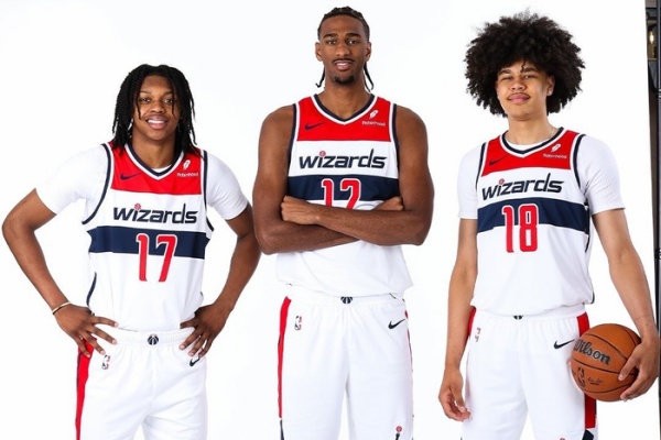 铁人哈登36+7+9梦回巅峰，无三分仍造杀伤，快船六连胜直插附加赛